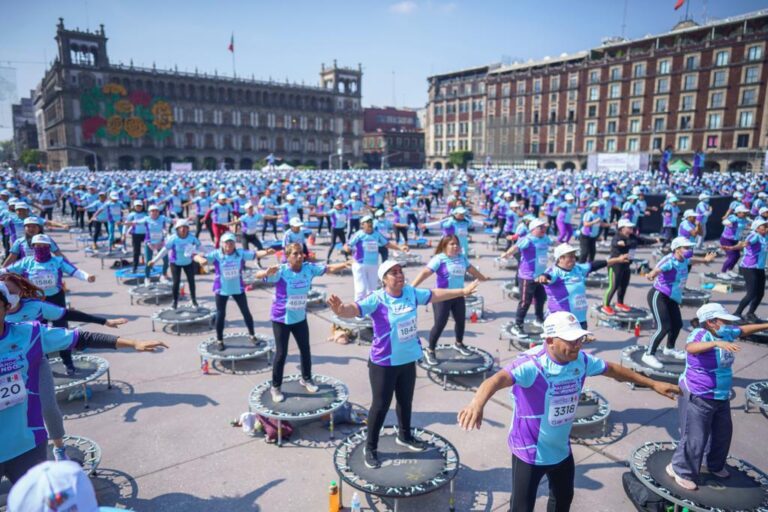 Guiness world record en zócalo por clase de trampolines » Querétaro Vive